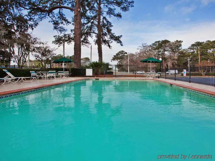 Spark By Hilton Savannah Midtown Exterior photo
